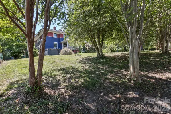 999999 Mount Clare Avenue, Asheville, NC 28801