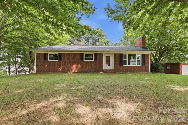 2613 26th Avenue Ne, Hickory, NC 28601