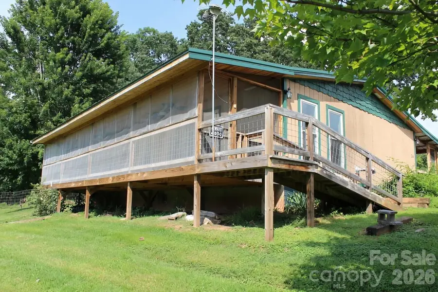 24 Karis Lane, Clyde, NC 28721 - #2
