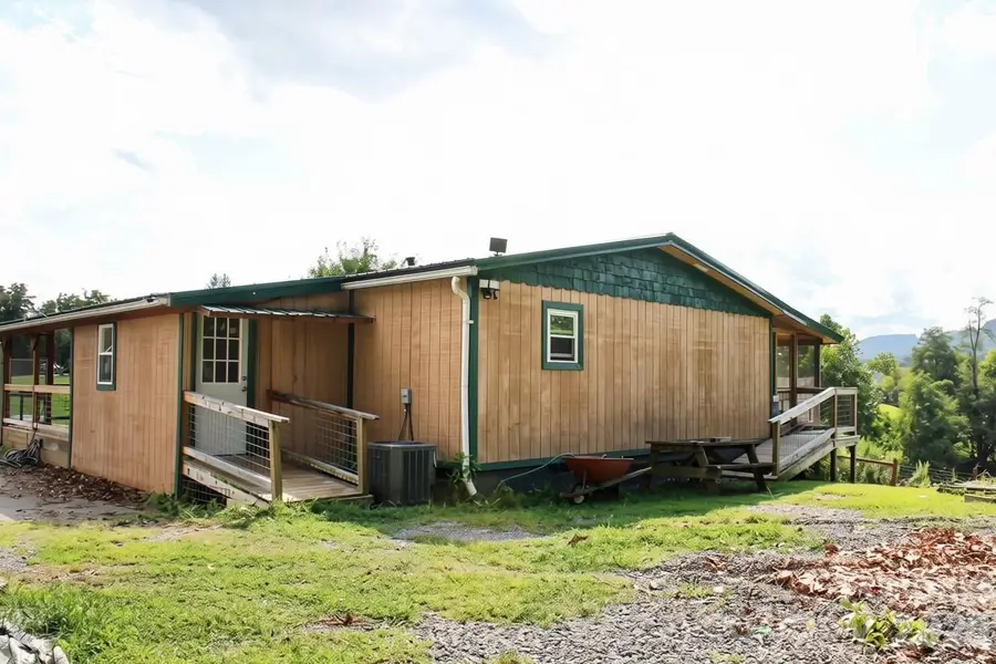 24 Karis Lane, Clyde, NC 28721 - #3