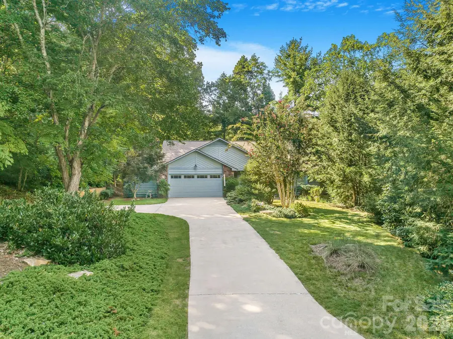 31 Hillcreek Drive, Asheville, NC 28804 - #3