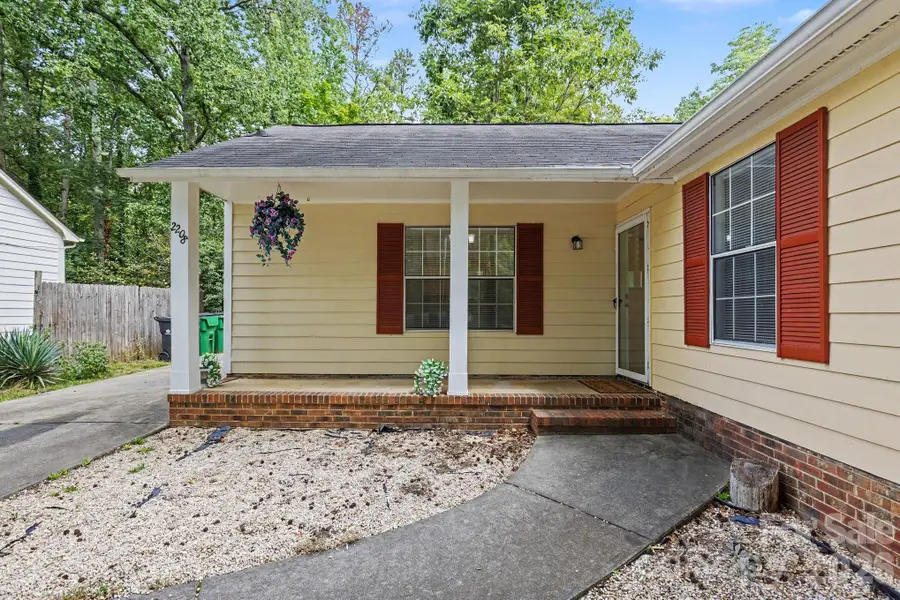 2208 Pinebrook Circle, Charlotte, NC 28208 - #2