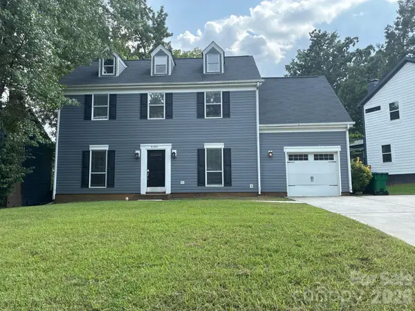 9500 Pondside Lane, Charlotte, NC 28213