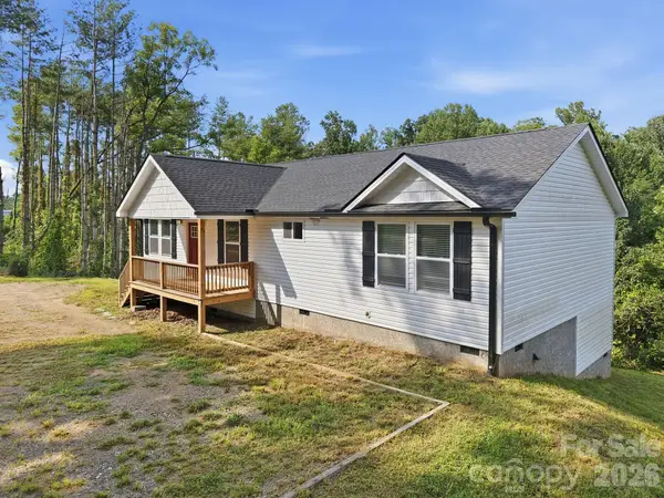 7 Greenridge Road, Weaverville, NC 28787