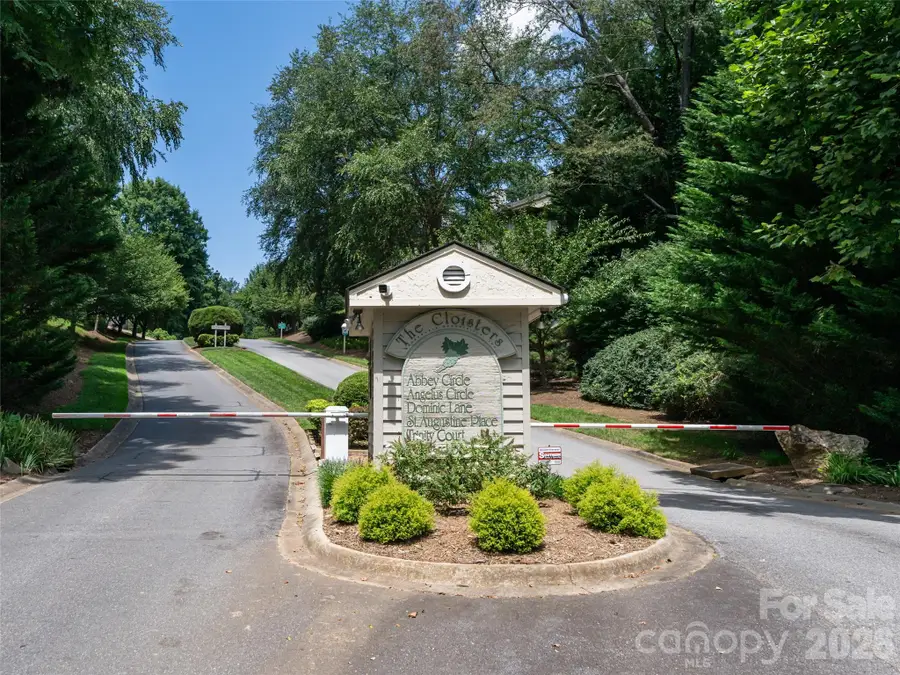 1406 Abbey Circle, Asheville, NC 28805 - #2