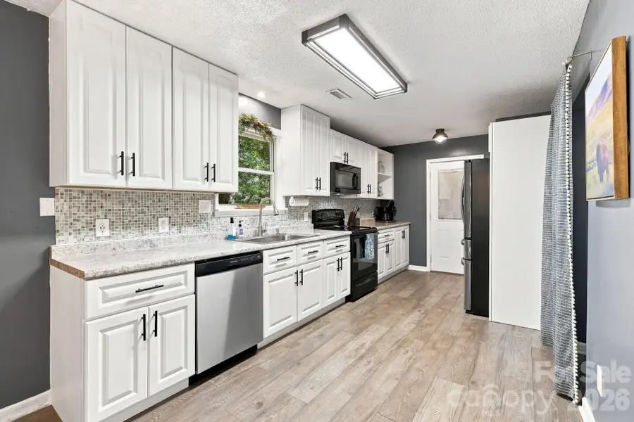24 Oakwood Road, Candler, NC 28715 - #3