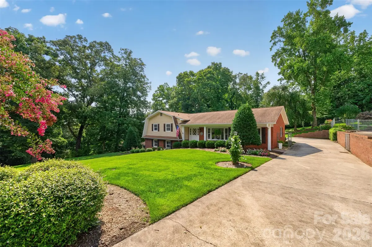 1053 20th Avenue Nw, Hickory, NC 28601 - #1