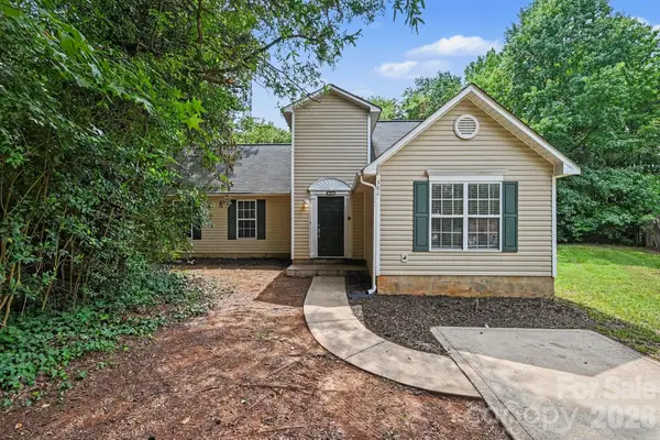 302 Touch Me Not Lane, Charlotte, NC 28216