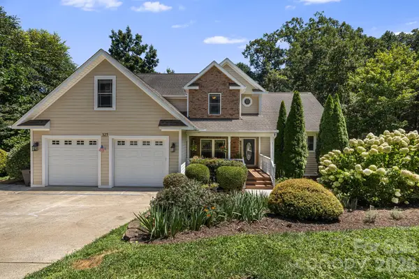 329 Scarlet Tanager Court, Arden, NC 28704