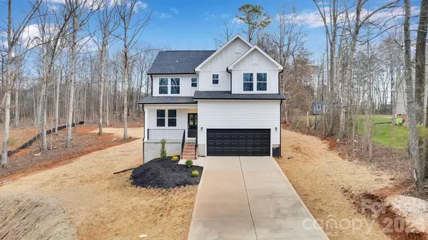 146 Forest Creek Drive, Statesville, NC 28625
