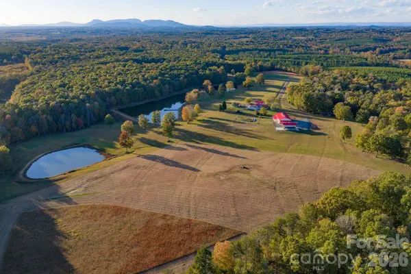 1260A Beaver Island Trail Road, Walnut Cove, NC 27052
