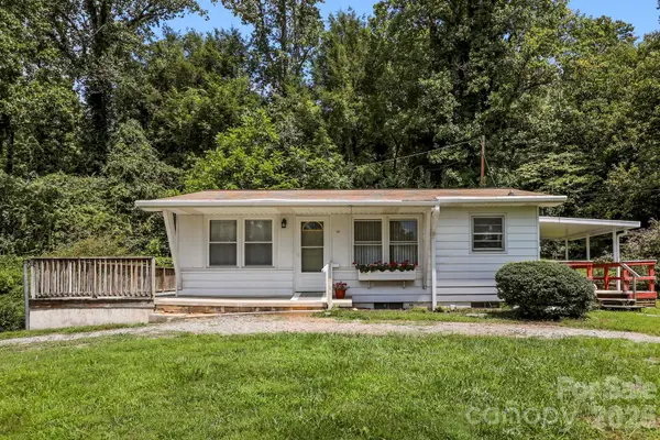 27 Mcgee Circle, Fairview, NC 28730