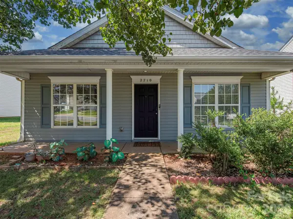 2710 Blackberry Ridge Lane, Charlotte, NC 28208