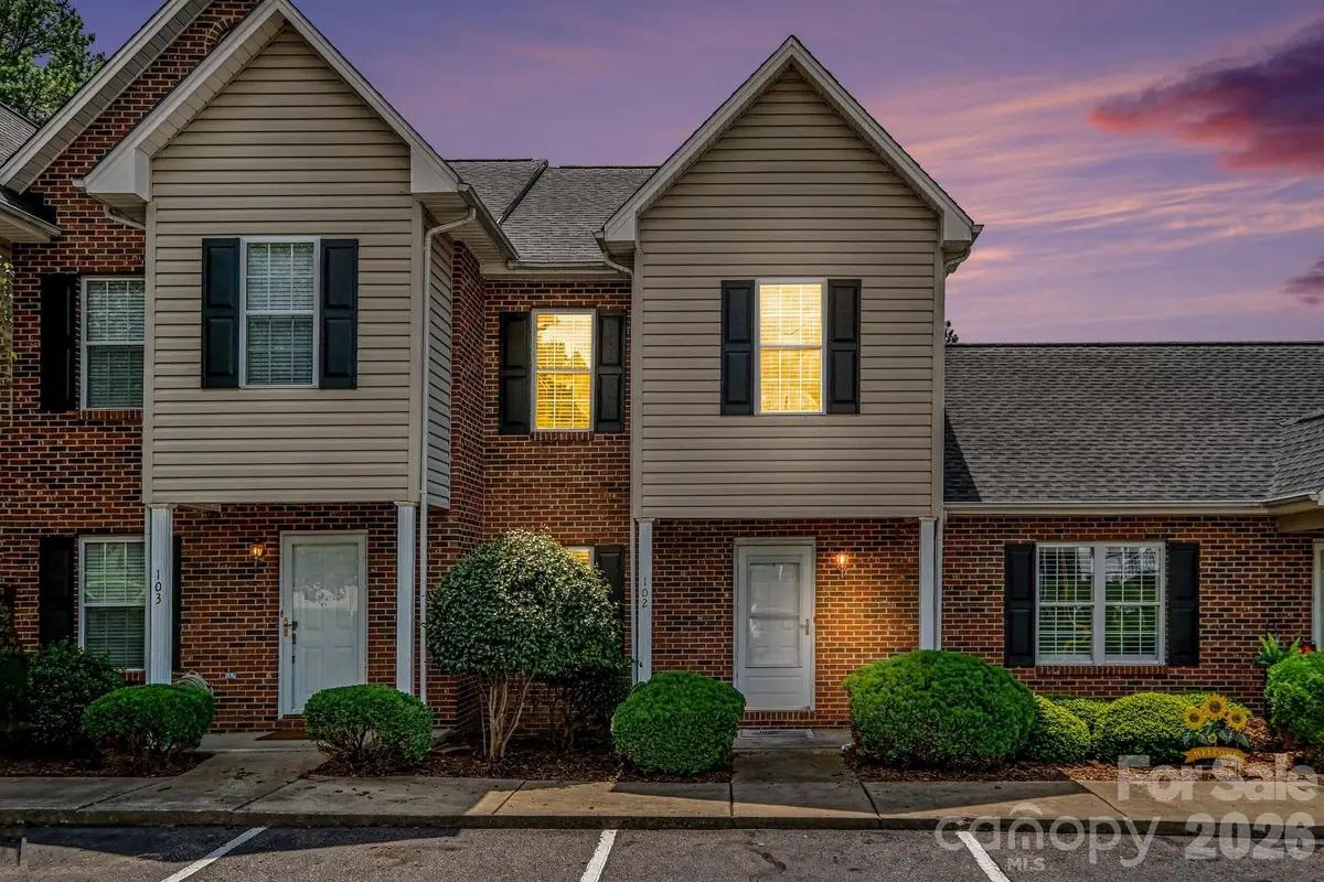2240 15th Avenue Ne #102, Hickory, NC 28601 - #1