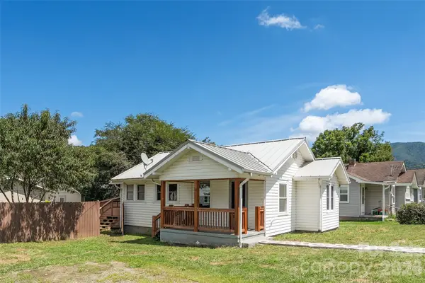 417 Riverbend Street, Waynesville, NC 28786