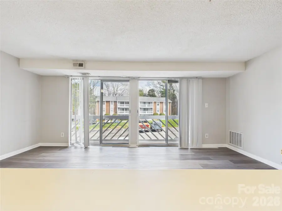 9511 Shannon Green Drive #APT E, Charlotte, NC 28213 - #2