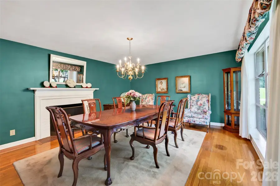 827 23rd Avenue Ne, Hickory, NC 28601 - #3