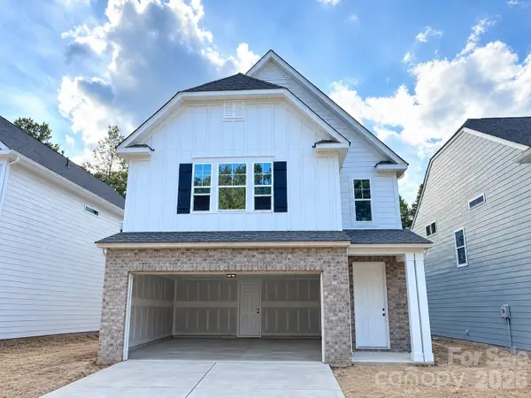 13135 Foxberry Road, Charlotte, NC 28213