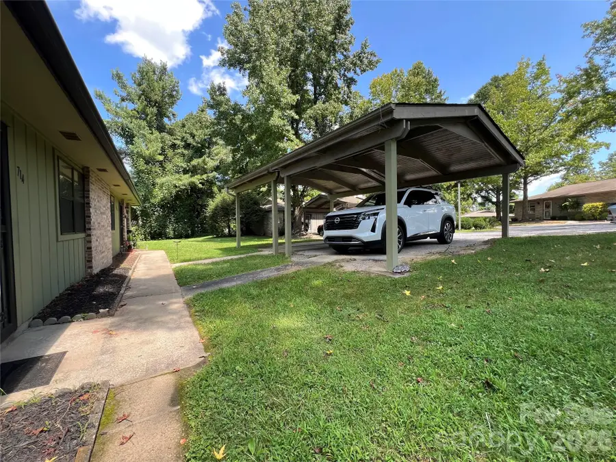 714 Farmington Circle, Hendersonville, NC 28739 - #3
