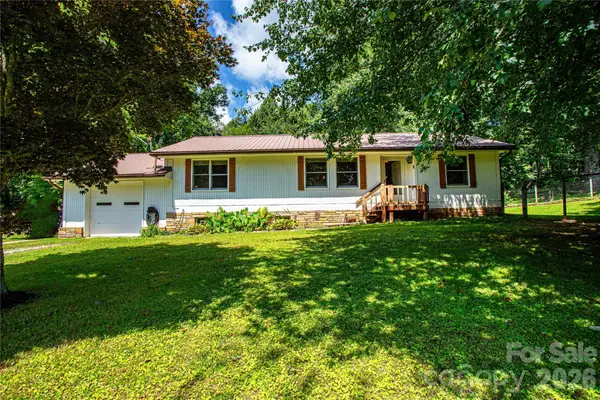 570 Flat Creek Valley Road, Lake Toxaway, NC 28747