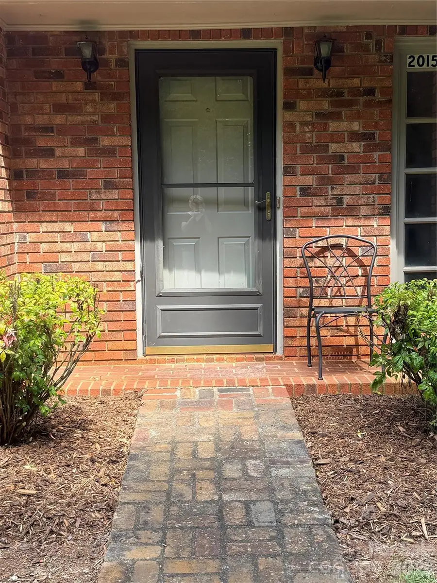 2015 39th Avenue Ne, Hickory, NC 28601 - #3