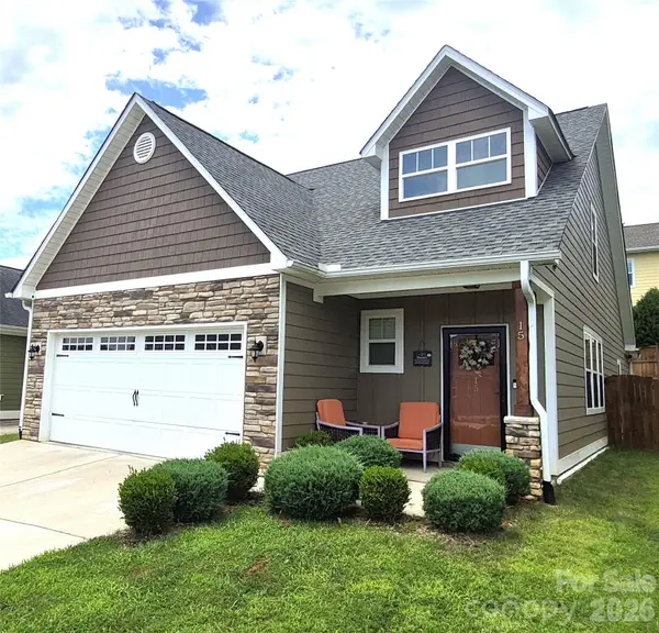 15 Hyde Park Place, Arden, NC 28704