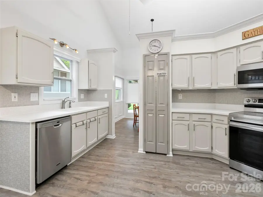 4 Tisha Lane, Hendersonville, NC 28739 - #3