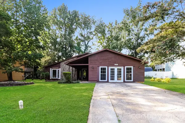 6701 Woodthrush Drive, Charlotte, NC 28227