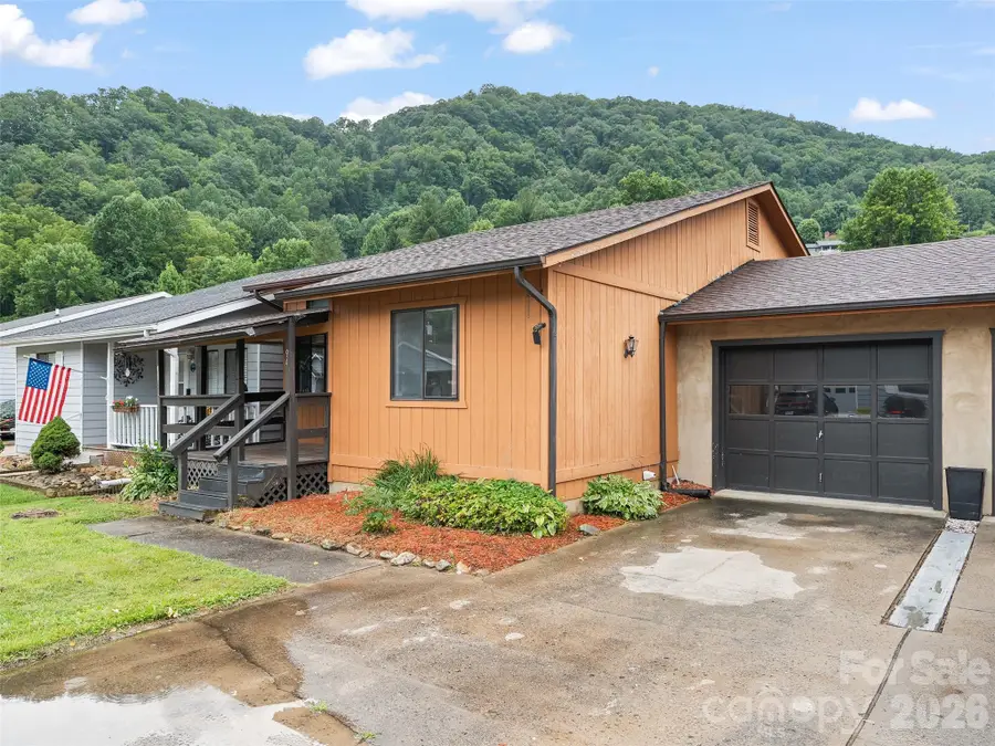 94 Market Street, Maggie Valley, NC 28751 - #2