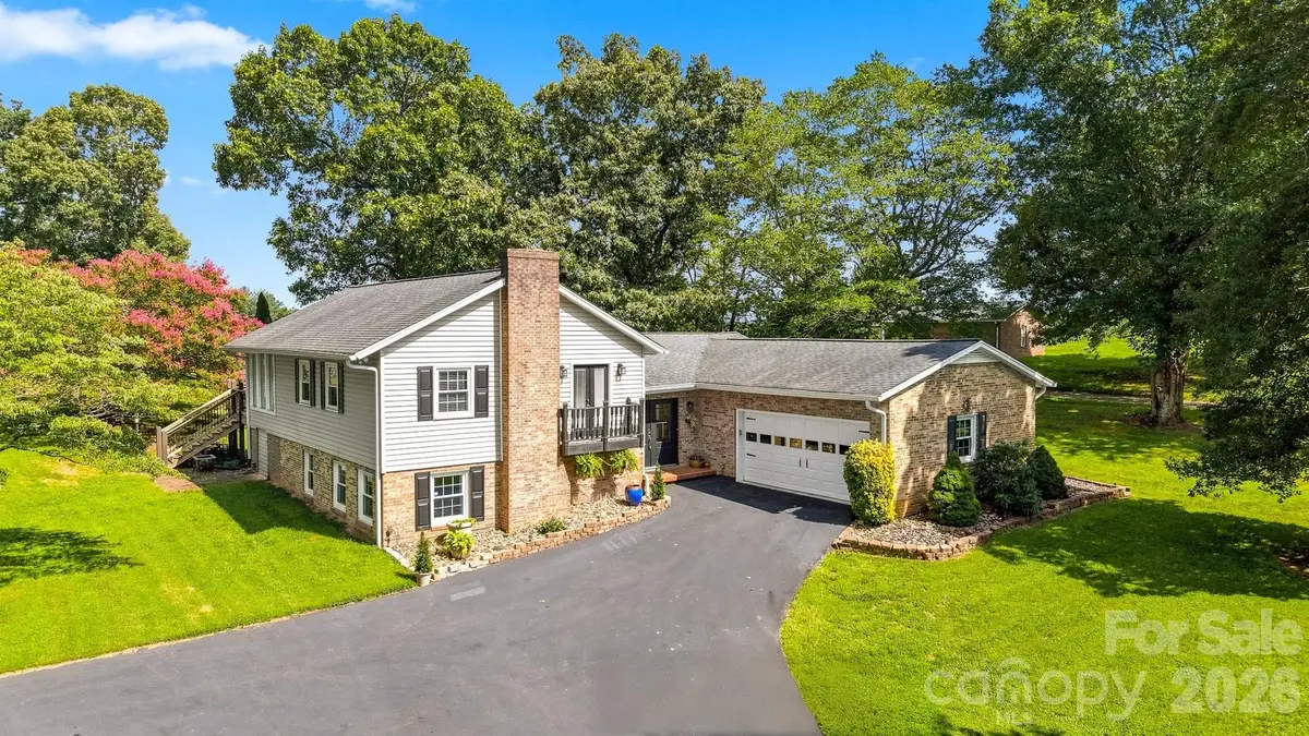 4662 Granada Hills Drive, Granite Falls, NC 28630 - #1