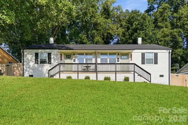 3019 Columbus Circle, Charlotte, NC 28208