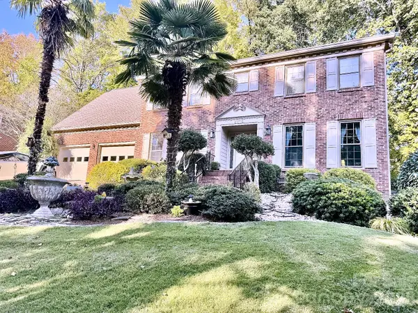 2415 Hopecrest Drive, Charlotte, NC 28210
