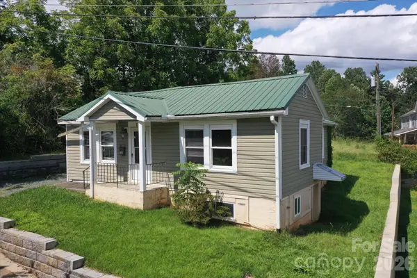 138 West Lane, Brevard, NC 28712