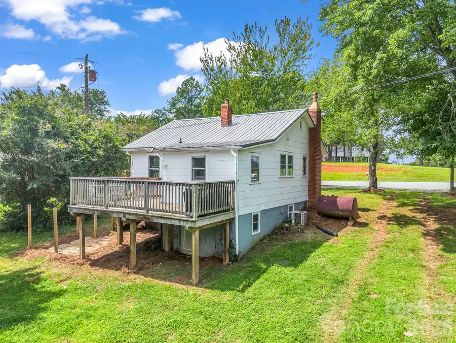 1302 Startown Road, Lincolnton, NC 28092 - #2