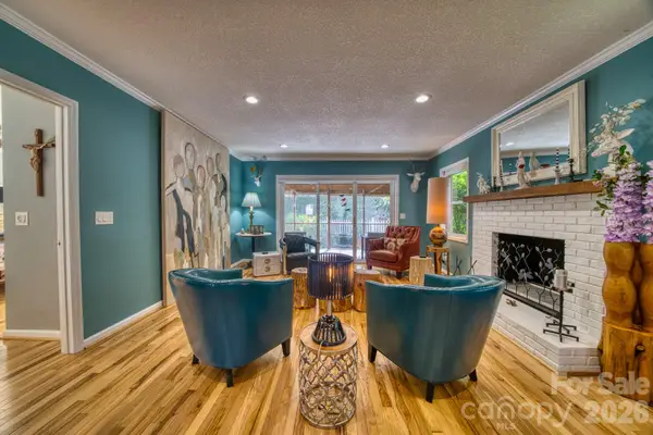 130 Exeter Court, Hendersonville, NC 28791