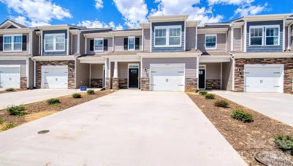 54 Creekview Road, Hendersonville, NC 28792