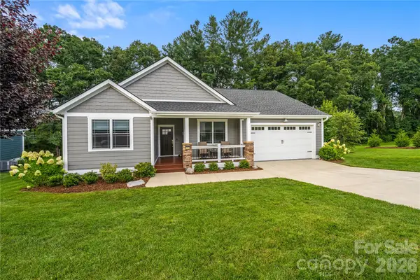 202 Windy Acres Knoll Drive, Hendersonville, NC 28792