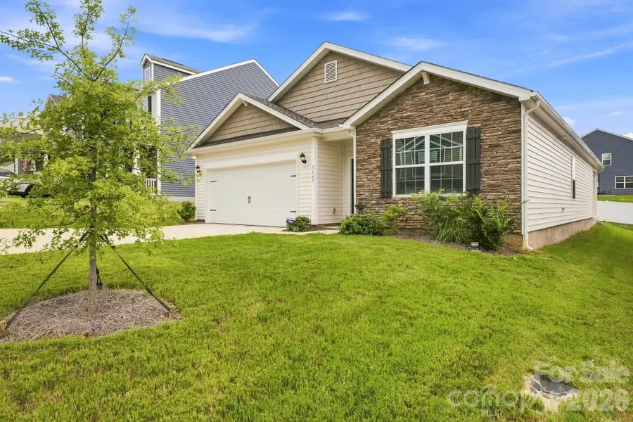 3662 Charles Street Nw, Conover, NC 28613 - #2