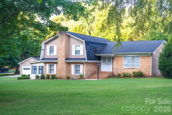 3401 Tracelake Drive, Matthews, NC 28105