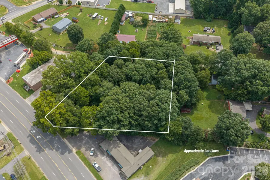 00 Springs Road Ne, Hickory, NC 28601 - #2