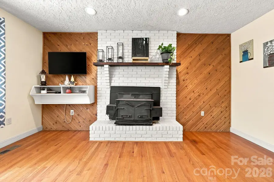 339 Indian Hills Loop, Waynesville, NC 28786 - #2