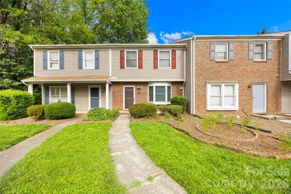 8426 Rust Wood Place, Charlotte, NC 28227