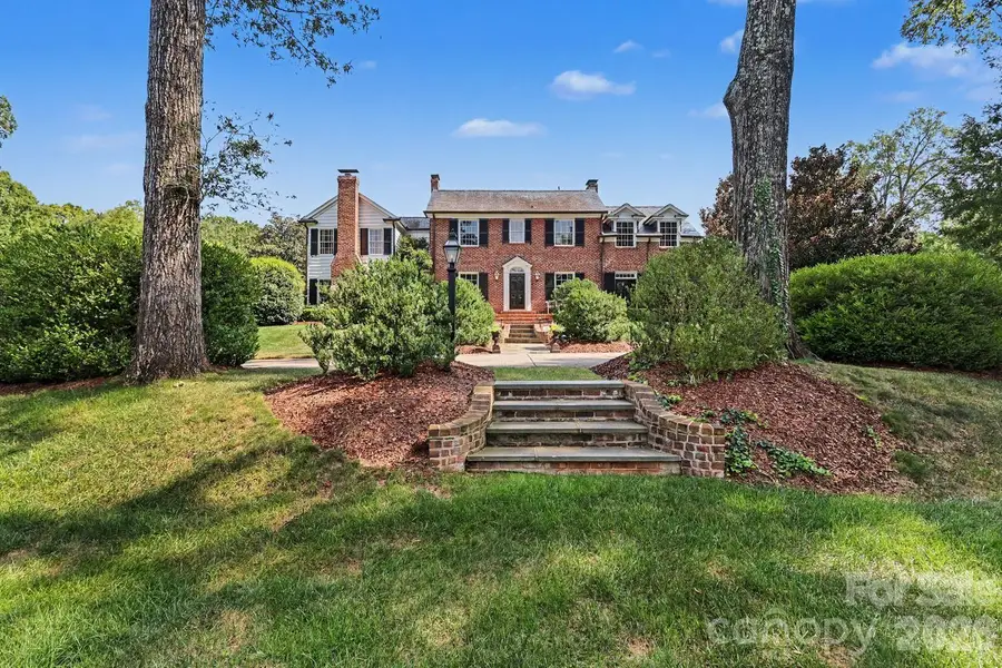 1401 Queens Road W, Charlotte, NC 28207 - #2