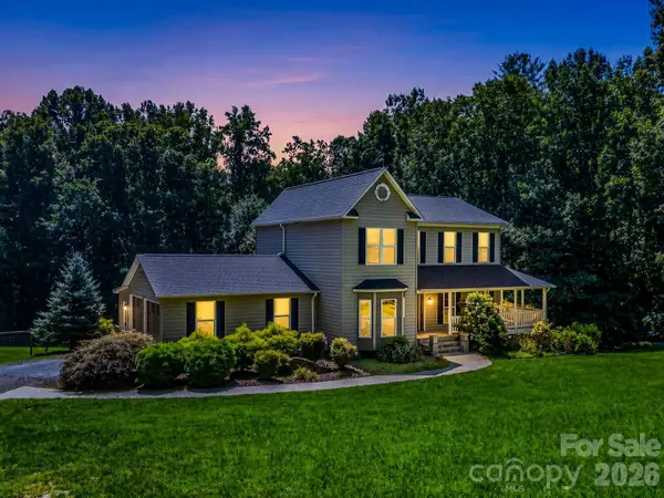 69 Ivy Lane, Fletcher, NC 28732