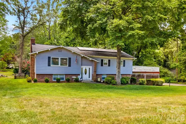 1130 24th Avenue Place Ne, Hickory, NC 28601