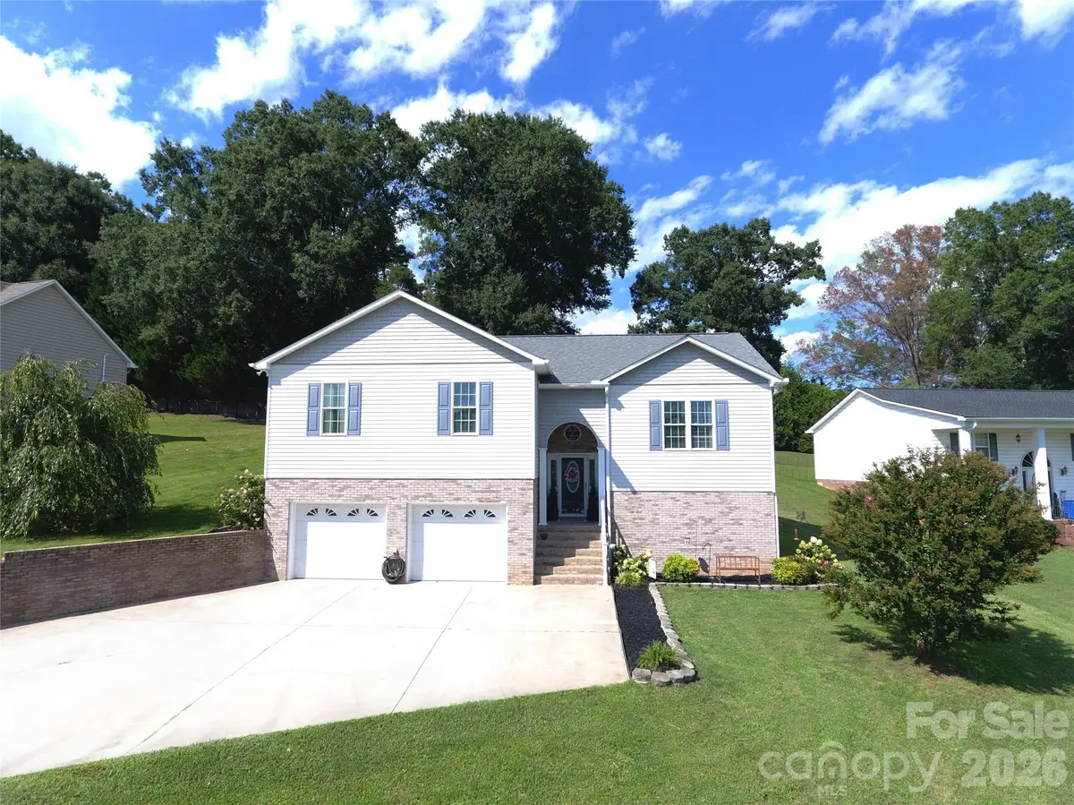 2135 Olde Farm Road Se, Hudson, NC 28638 - #1