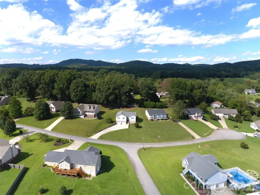 2135 Olde Farm Road Se, Hudson, NC 28638 - #2