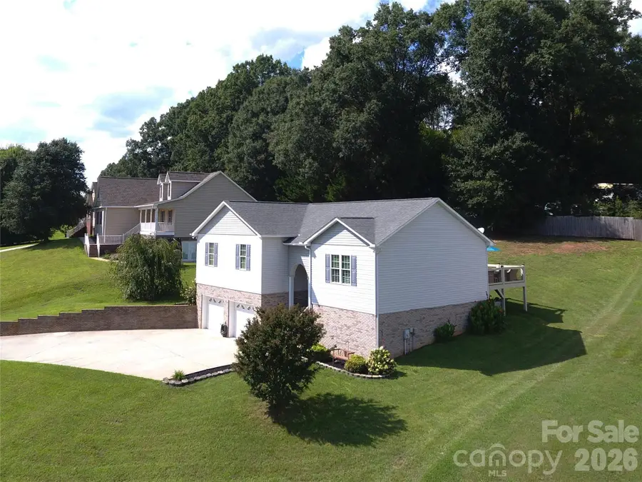 2135 Olde Farm Road Se, Hudson, NC 28638 - #3