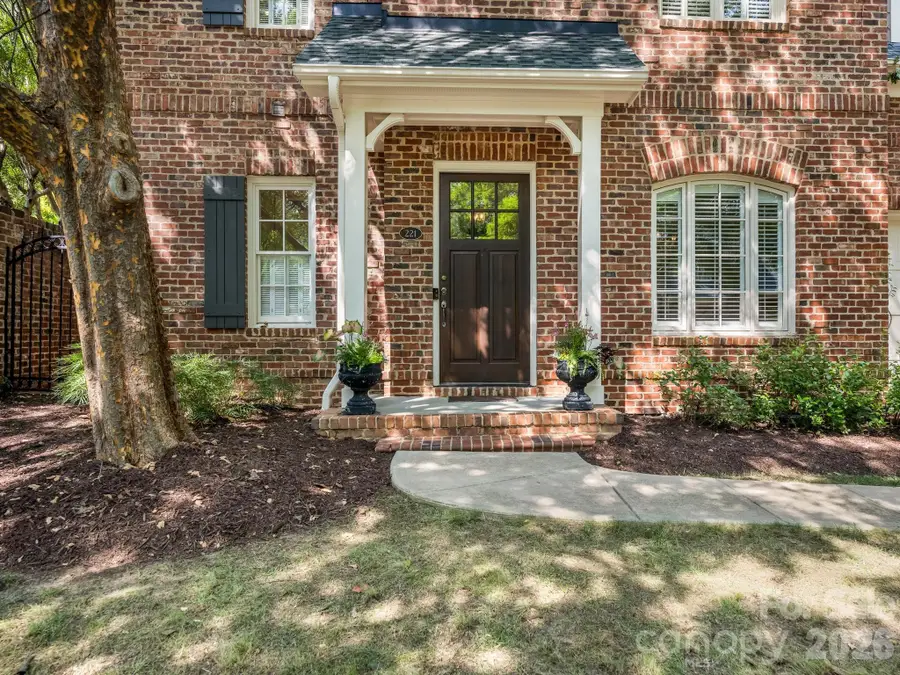 221 Crownsgate Court, Charlotte, NC 28207 - #2