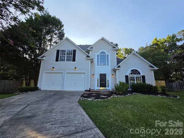 8800 Cavonnier Lane, Charlotte, NC 28216